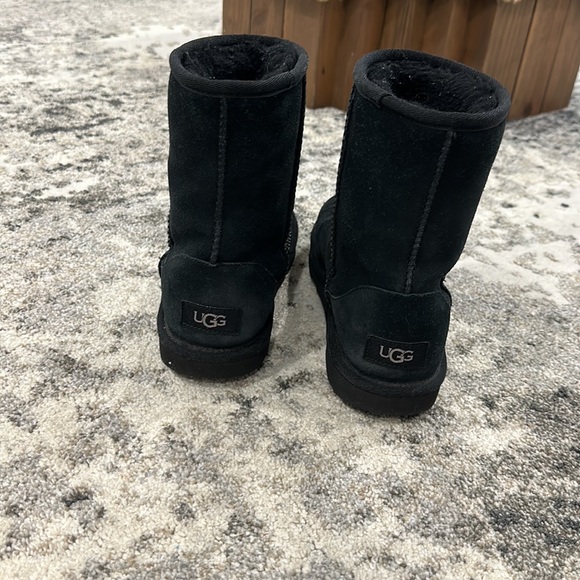 UGG BOOTS CLASSIC II CLEAR GLITTER STARS
BLACK FOR GIRLS SIZE 4 - Picture 3 of 5